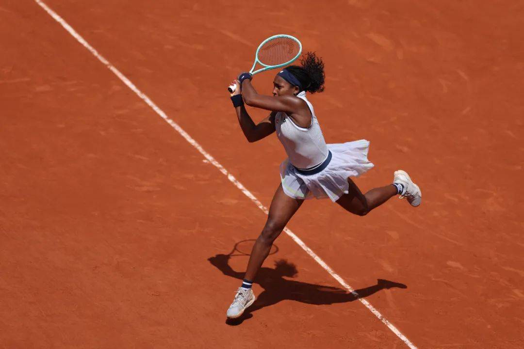 赛用球相比 赛用球相比