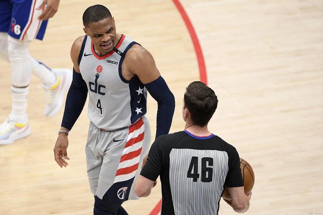 詹姆斯作为 詹姆斯作为